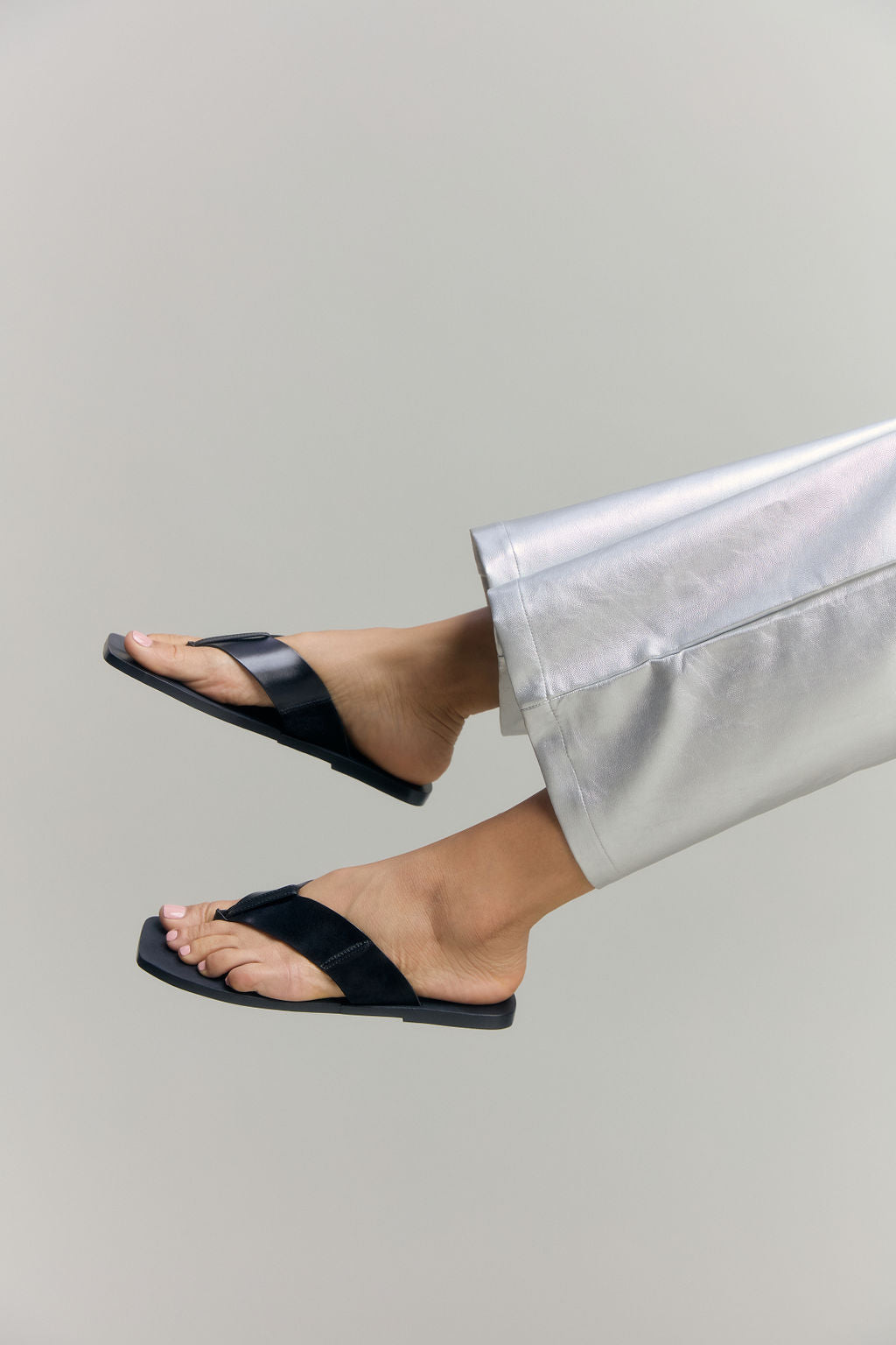 Hannah Thong Black – Kindred Label